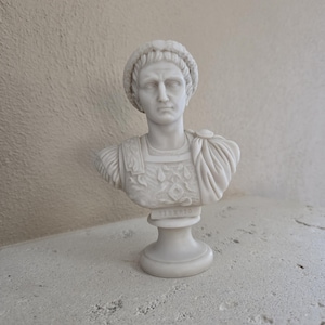 カッラーラ大理石の胸像 - ティベリウス帝、古代ローマ彫刻