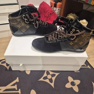 Rachelle added a photo of their purchase