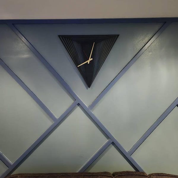 Triangle Spiral Wall Clock Metal, Unique Modern Silent Clock for Wall ...