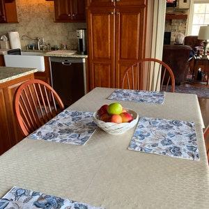 Set of 4 Rose Garden Placemat Blue Roses and Chamomiles Floral 14 X 19 Set of 4 Rose Garden Placemat Blue Roses and Chamomiles Floral 14 X 19