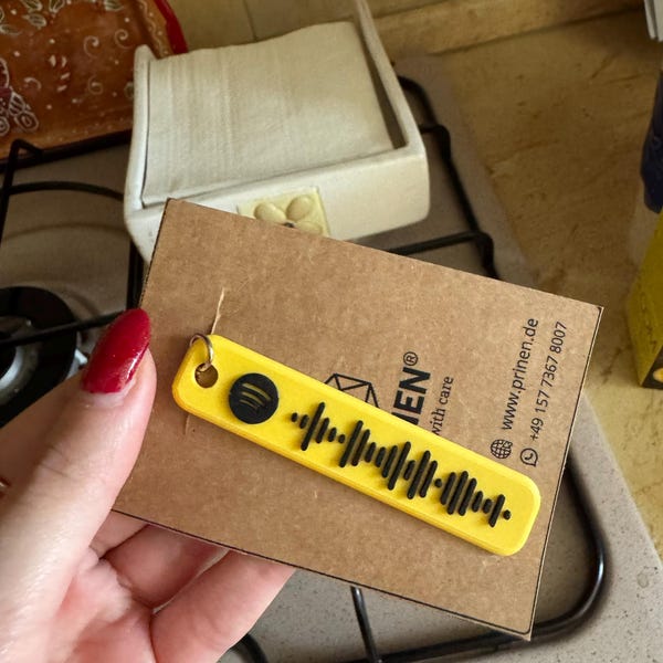 Customizable 3d-printed QR Code Badge With Stand | WLAN, Web, Crypto ...