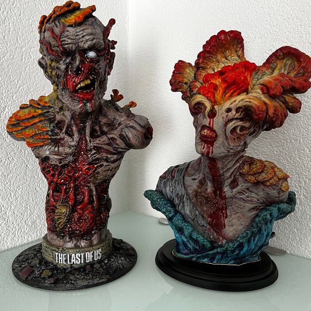 The Last of Us - Mini Clicker Bust Mounted on Plaque — Modulus Props