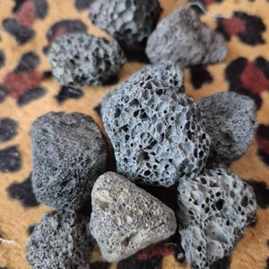 未加工溶岩火山石 - 天然溶岩石クリスタル宝石 - スピリチュアル