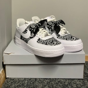 Oskar added a photo of their purchase