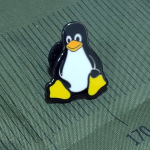 Tux the Linux ペンギンのエナメルピン、かわいい! - Etsy 日本