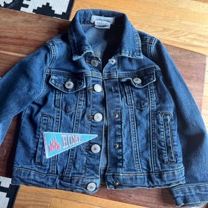 Lyndsay added a photo of their purchase