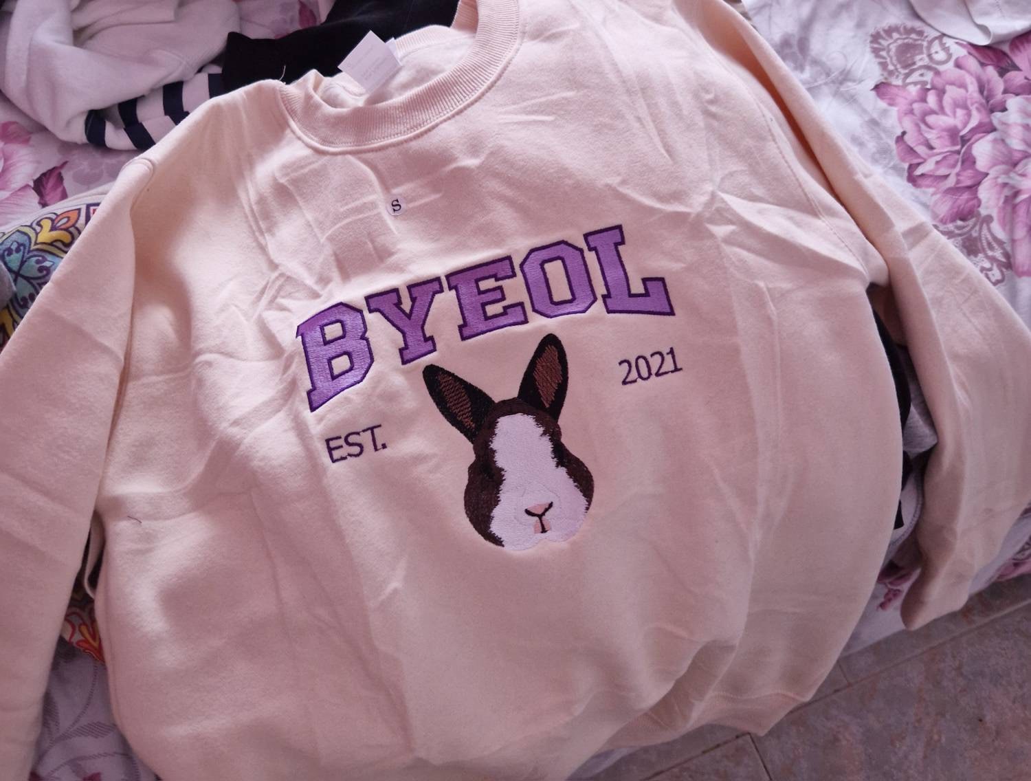 Custom Embroidered Pet From Your Photo T-Shirt, Personalized Cat Sweatshirt, Pet Name Sweatshirt, Cat Mom Gift, Cat Lover Gift, Pet Gift
