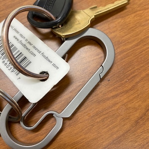 "The Baxter" Titanium Carabiner Keychain | Ultralight Everyday Carry Anti-Lost | Heavy Duty Quick Release Clip, Key Organizer