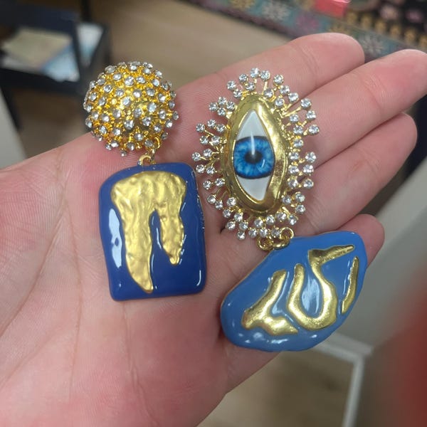 Broche Style Schiaparelli œil Bleu Intense - Bijou Personnalisé, Neuf Sans Emballage, Métal Doré, Thème Evil Eye