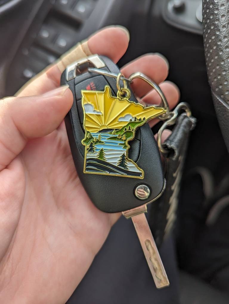 Minnesota Soft Enamel Keychain | Minnesota Outline Key Ring | Illustrated State Keychain 1.5&quot;