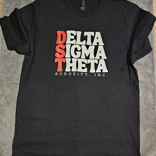 Noble - 【COG THE BIG SMOKE】DELTA T-SHIRT Delta Sigma Theta - Double Stitched Embroidered Short Sleeve