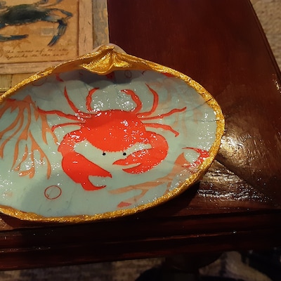 Clam Shell Decoupaged Black & White Check Frog and Bee hand Painted by ...