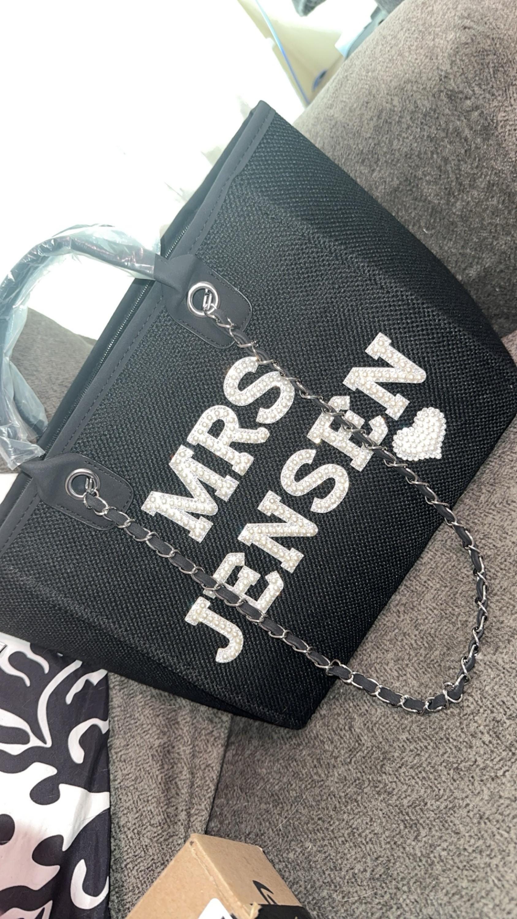 Bride Tote bag, Bridal Gift, Bachelorette bags, Honeymoon beach bag, Mrs Custom Bag, Customized Bride Bags, Bachelorette totes- chain,pearls