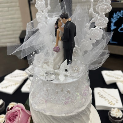 Wedding Cake Topper Caucasian Dark Hair Bride With Veil, and Groom - Etsy