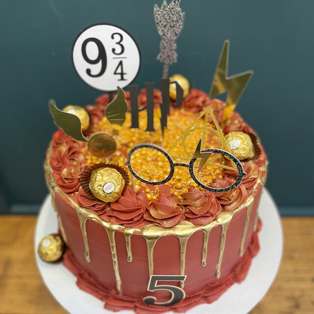 Buy Stand Up Classic Harry Potter Cake Scene Premium Edible Wafer Paper Cake  Toppers - Easy to Use Online at desertcartHong Kong