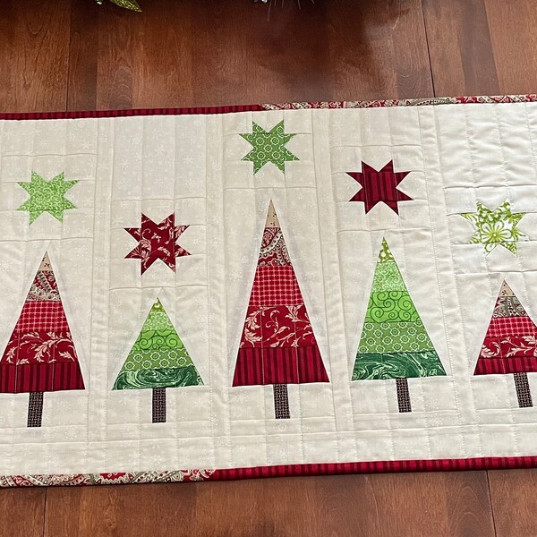 Christmas Tree Table Runner | Snowy Pines Table Runner PDF | the ...