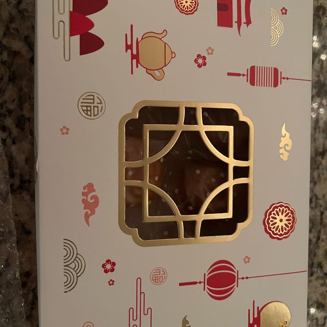 Traditional Asian Chinese Pastries Mooncakes Gift Box