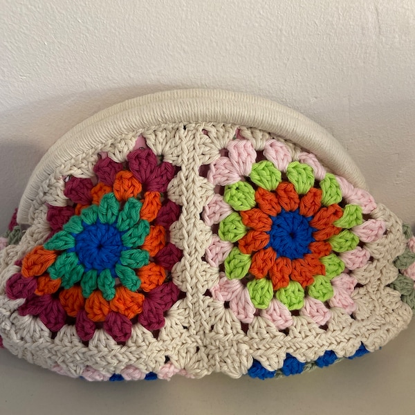 Easy Vintage Crochet Kisslock Hidden Frame Bag Pattern - Cute Dumpling