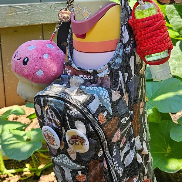 Plushwood Water Bottle Sling Bag main image 0