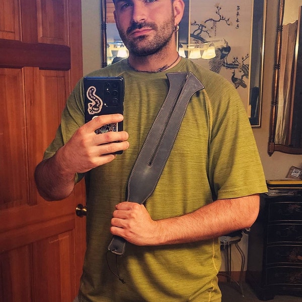 Fouet (Tawse) En Cuir Fendu - Style Gothique - 2 Ou 3 Lanières - Pour Dressage Cheval Ou Décoration