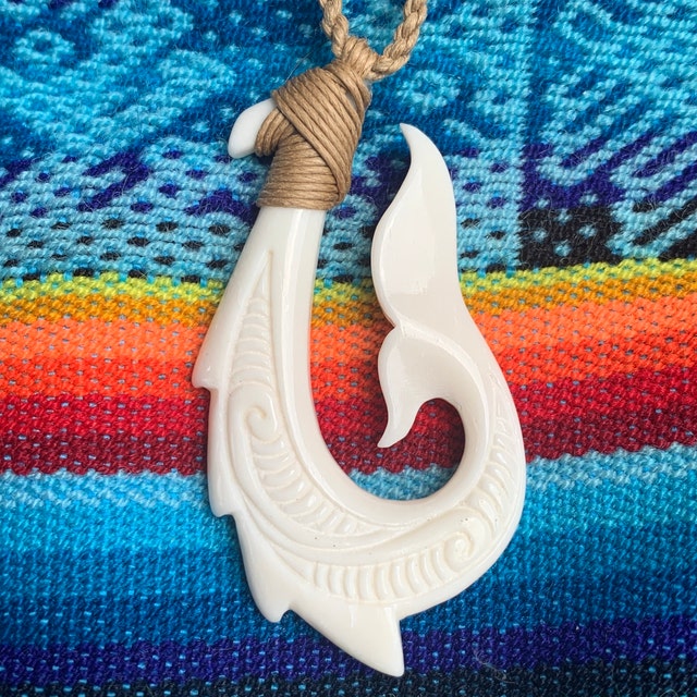 Hawaiian Jewelry Makau Bone Fish Hook / Whale's Tail Pendant Necklace From  Maui Hawaii -  Australia