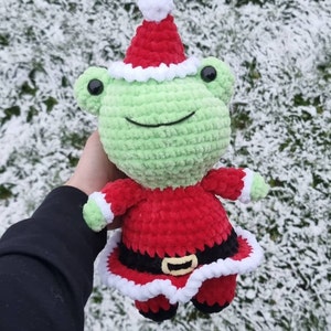 かぎ針編みのパターン - サンタカエルのフィポ、カエルのぬいぐるみ