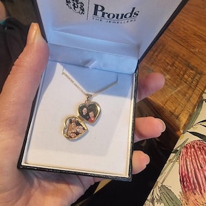 Ashlee added a photo of their purchase