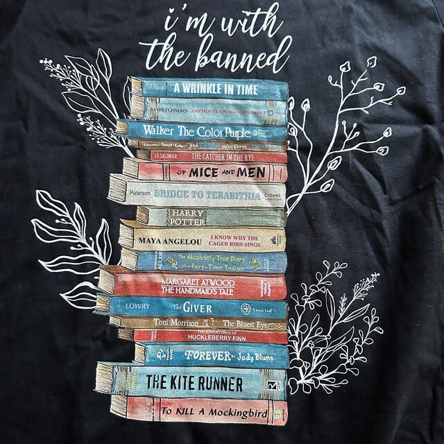 [Out of Print] Read Banned Books Long Sleeved Tee (Red) - [アウト・オブ・プリント] オリジナルデザイン 発禁本 Tシャツ il_fullxfull.4626789718_fhsq.jpg