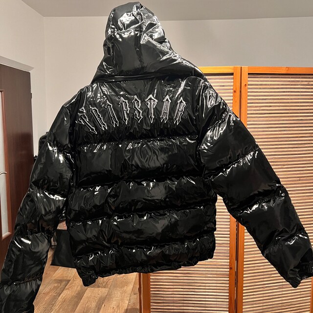 Black cropped vinyl puffer jacket best sale