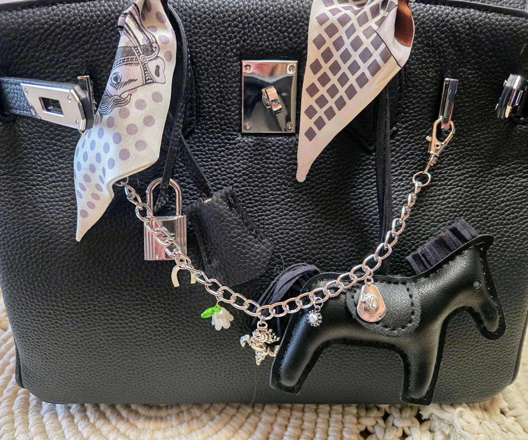 Personalisierte Charm-Taschenkette, personalisierte Taschenkette, Wähle deine eigenen Charms, Geschenke für Sie, Taschenaccessoires
