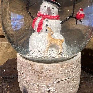 Christmas Snow Globes Train Musical Lighted & Timer 8 Songs 2 Snowman Sledding USB Or Battery Operated Glittering Snowglobe Christmas Decorations Office Home Decor Xmas Gifts For Kid Adult