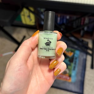 Hannah added a photo of their purchase