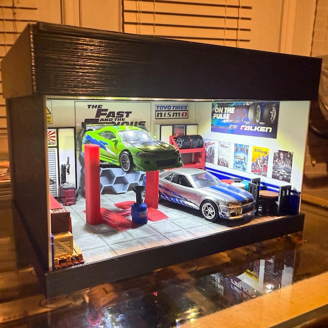 ☆ 1/64 Garage Item A Amazon.com: kivcmds 1:64 Scale Diecast Model Car Display