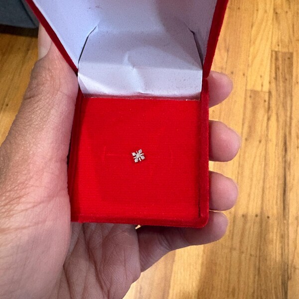 1ct Solitaire Engagement Ring for Women • Gold Stacking Iconic Leaf ...