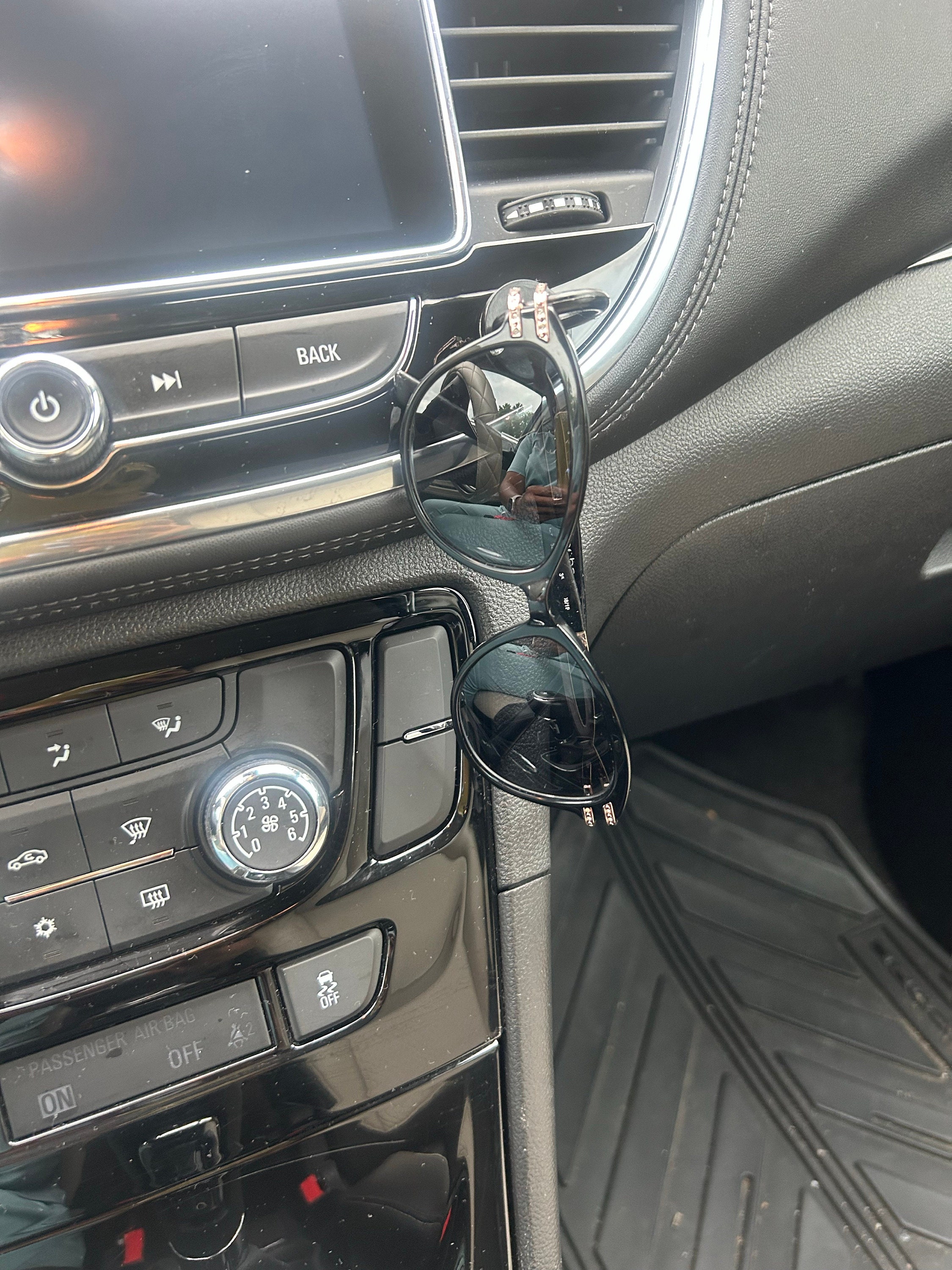 Sonnenbrillenhalter für Auto, Wand, Schreibtisch, Büro, LKW | Autozubehör | Büro-Wandzubehör | Schulanfangslehrer | Schneller Versand