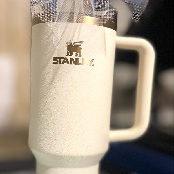 Glänzende Strohabdeckung Mit Schleife Für Stanley-Becher – Personalisierbar Mit 2 Buchstaben-Anhängern, Für 10 Mm Strohhalme