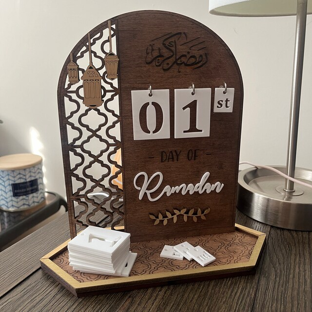 Calendario Dell'Avvento Natalizio In Legno Con 24 Cassetti – Da Riempire Con Sorprese, Luci LED Incluse