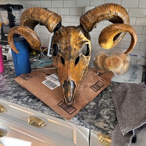 ウェンディゴの羊の角のマスク - Etsy 日本