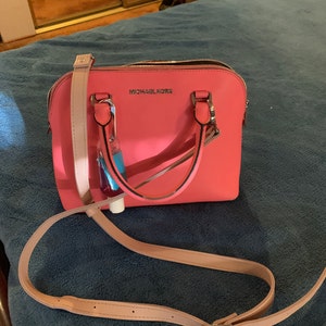 Cinthia added a photo of their purchase