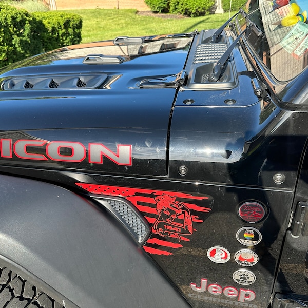 Regal Roar: Leo the Lion Head Fender Vent Vinyl Decal for Jeep Wrangler Regal Roar: Leo the Lion Head Fender Vent Vinyl Decal for Jeep Wrangler