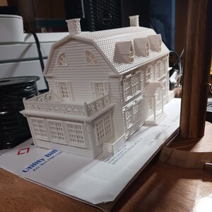 ヒロ　スペースハウス　1/12スケール Miniature Ho-scale Amityville Horror House White Supernatural 1:87