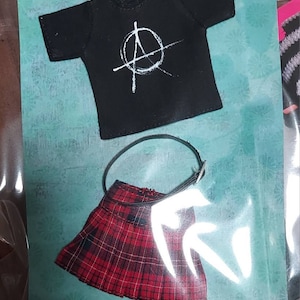 Lindsey added a photo of their purchase