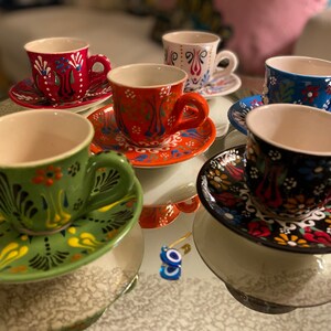 手作りのトルココーヒーカップセット｜装飾的なセラミック製
