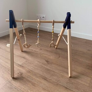 Portique Eveil Bebe Bois Vert Et Mobiles Suspendus Made In Etsy Portique Eveil Bebe Bois Vert Et Mobiles Suspendus Made In Etsy
