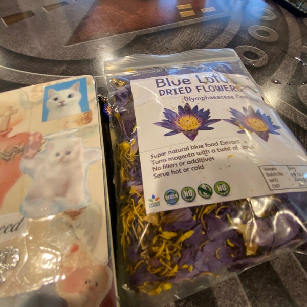 100% Standard EU Fornitura Di Fabbrica Diretta Biologica Alla Rinfusa Fumo Ninfea Caerulea Fiori Di Loto Blu Essiccati All'ingrosso Sostenibile