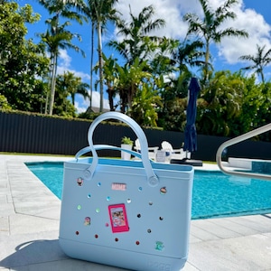 Ashley lade till en bild av sitt köp