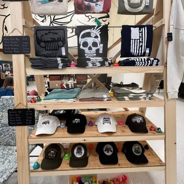 DIY Collapsible Clothing Shelf Plans | Craft Fair Shelf Tutorial | How ...