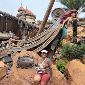 Itzel added a photo of their purchase