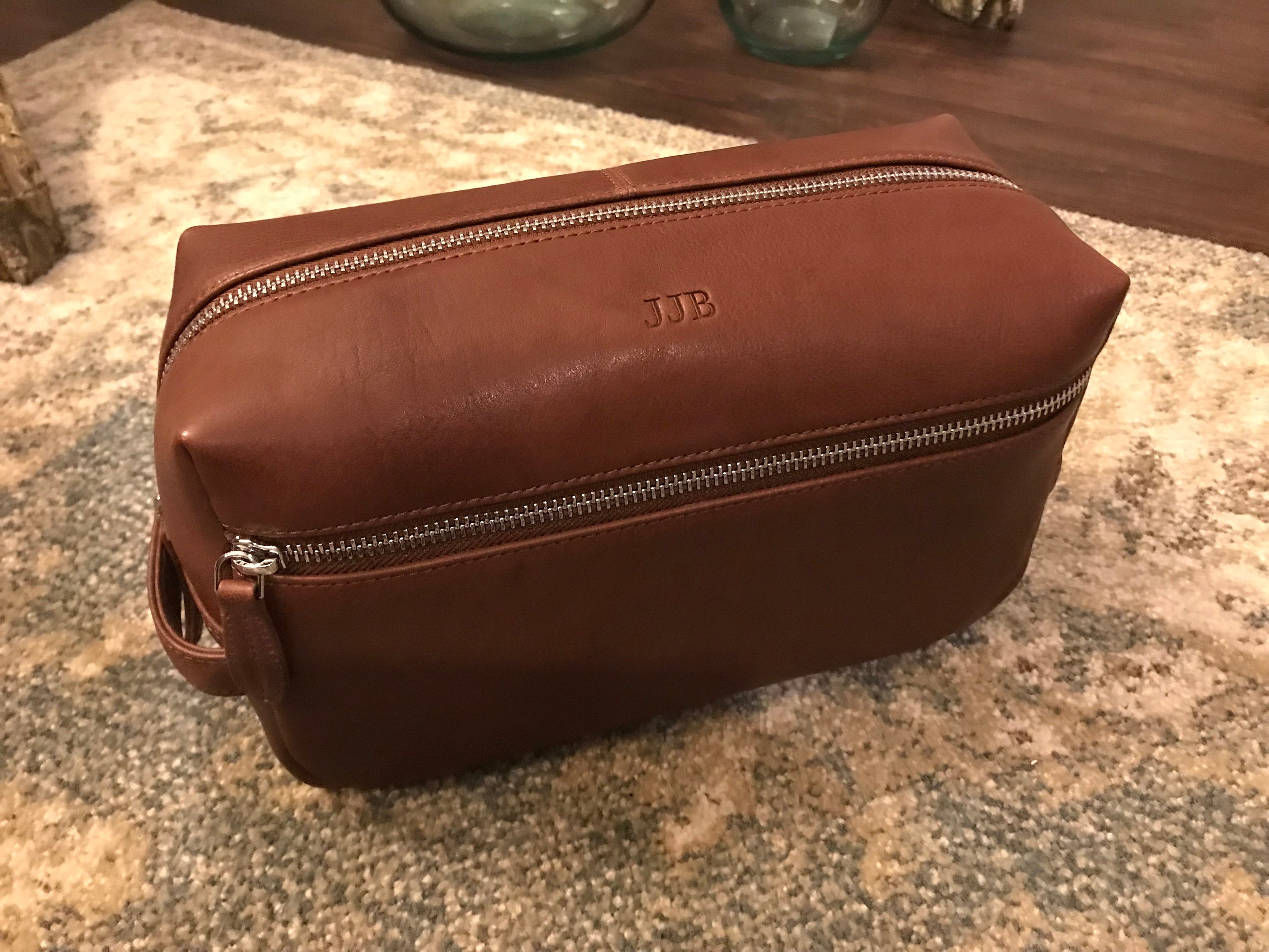 Personalized leather toiletry bag - Dopp kit - Christmas - Anniversary gift for him - For husband - Leather travel bag - For dad - boyfriend