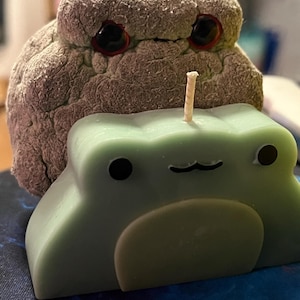 Frog candle, stocking stuffers, downtown decor, frog decor, aesthetic candle, frog girl, indie kids, frog gifts, desk decor, frog and toad